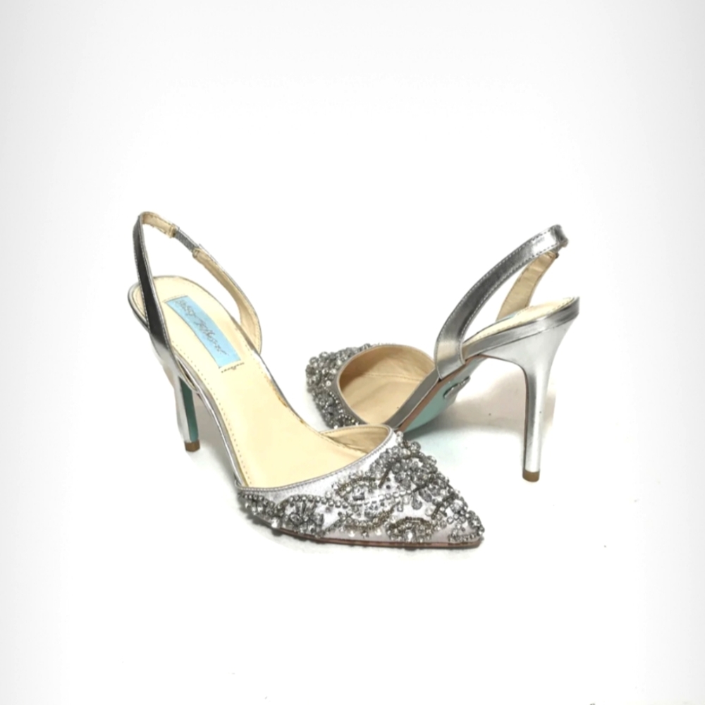 Betsy Johnson Sonia pointed pump